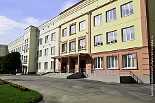 Входная группа Школа № 30, Ижевский естественно-гуманитарный лицей.  Красногеройская,  35